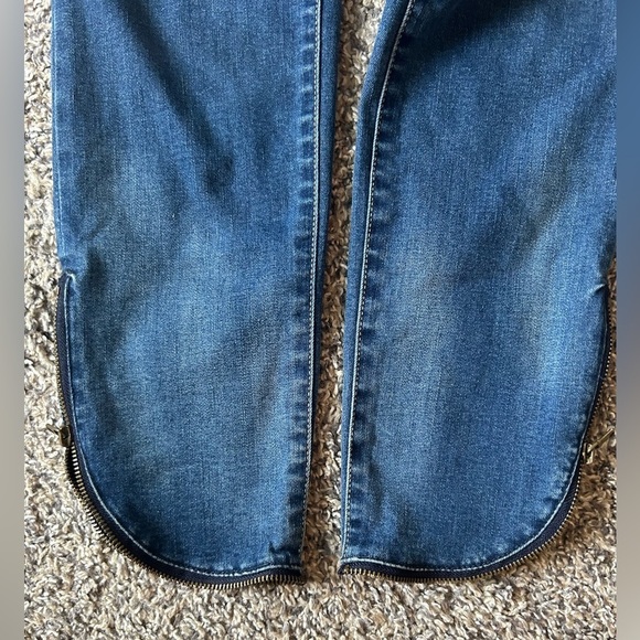 5/$25 Jennifer Lopez Skinny Ankle Jeans with zipper feature size 2 - Picture 5 of 12